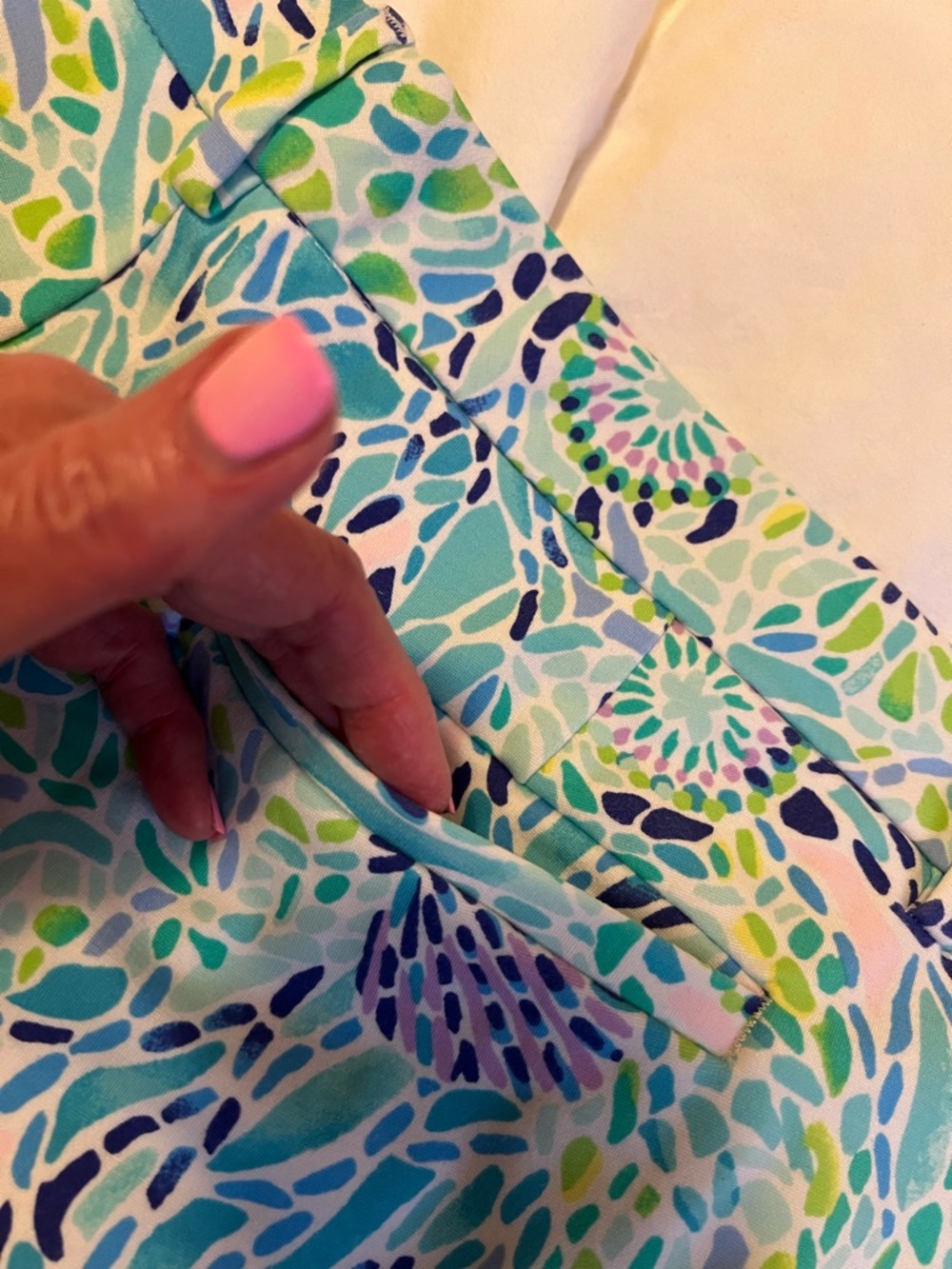 Lilly Pulitzer Women’s Floral Mosaic Print Shorts - Aqua Multi w/ Turtles/Shells - Picture 3 of 7